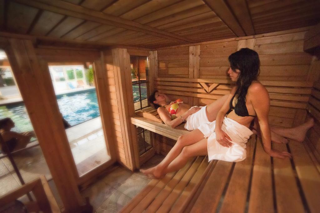 Hotel Les Vallees Labellemontagne Ла-Бресс Экстерьер фото